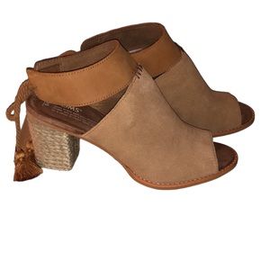 TOMS Women's Seville Suede Bootie 8
